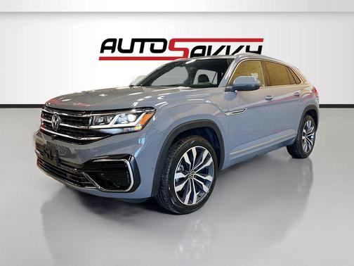 Pure Gray 2022 Volkswagen Atlas Cross Sport 3.6L V6 SEL Premium R-Line