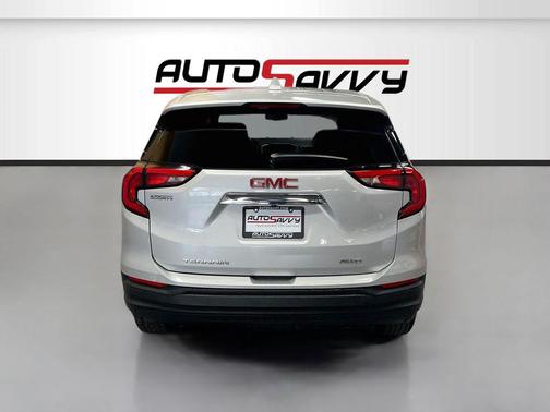 Quicksilver Metallic 2020 GMC Terrain SLE