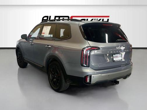 Everlasting Silver 2023 Kia Telluride EX X-Line
