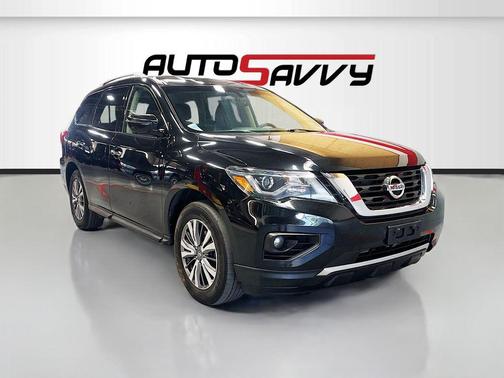 Magnetic Black 2018 Nissan Pathfinder SL