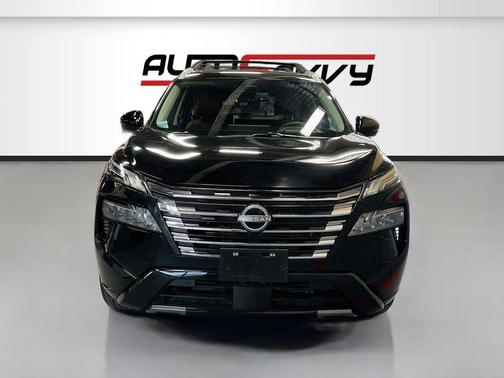 Super Black 2025 Nissan Rogue Platinum