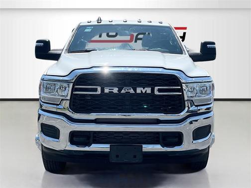 2024 RAM 3500 Tradesman Crew Cab 4x4 8' Box