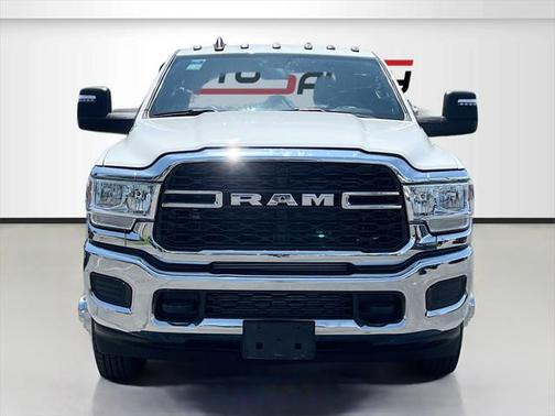 2024 RAM 3500 Tradesman Crew Cab 4x4 8' Box