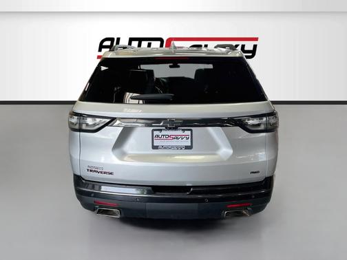 Silver Ice Metallic 2021 Chevrolet Traverse Premier