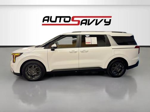 Snow White Pearl 2026 Kia Carnival Hybrid EX