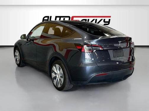 Black 2024 Tesla Model Y Long Range