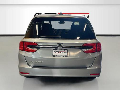 Lunar Silver Metallic 2024 Honda Odyssey EX-L