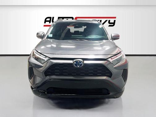 2024 Toyota RAV4 Hybrid SE