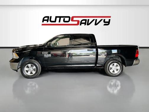 Diamond Black Crystal Pearlcoat 2020 RAM 1500 Classic Tradesman