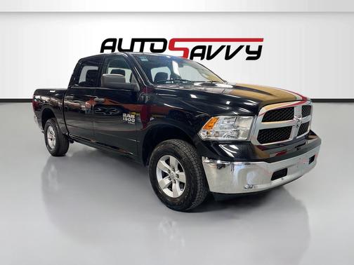 Diamond Black Crystal Pearlcoat 2020 RAM 1500 Classic Tradesman