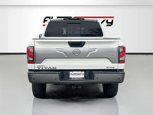 2024 Nissan Titan Platinum Reserve
