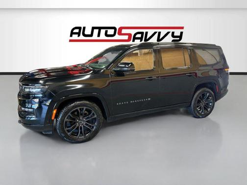 Diamond Black Crystal Pearlcoat 2023 Jeep Grand Wagoneer Series I