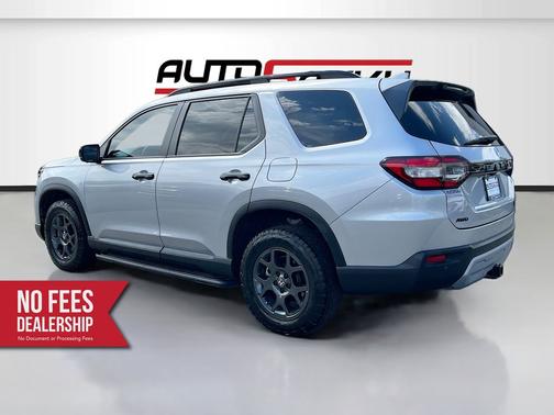 Silver 2025 Honda Pilot TrailSport