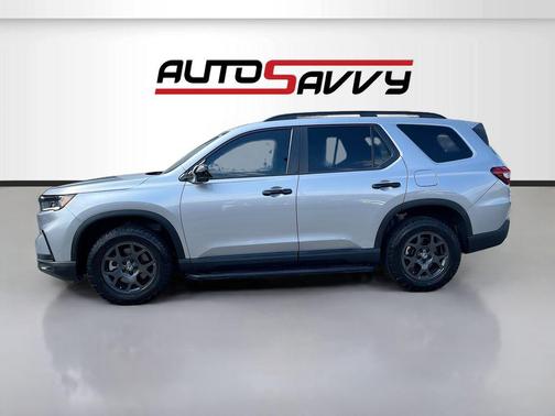Silver 2025 Honda Pilot TrailSport