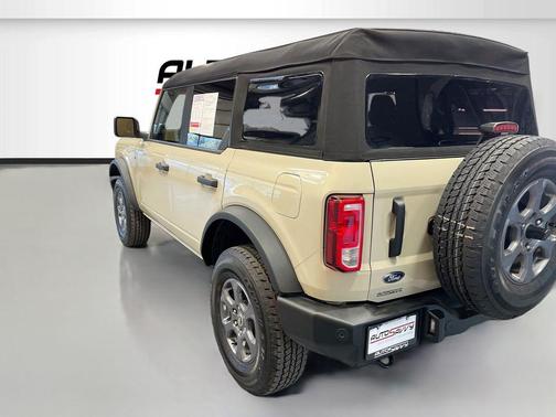 Desert Sand 2025 Ford Bronco Big Bend