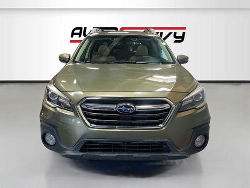 Wilderness Green Metallic 2019 Subaru Outback 3.6R Limited