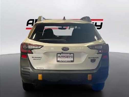 Crystal White Pearl 2023 Subaru Outback Base