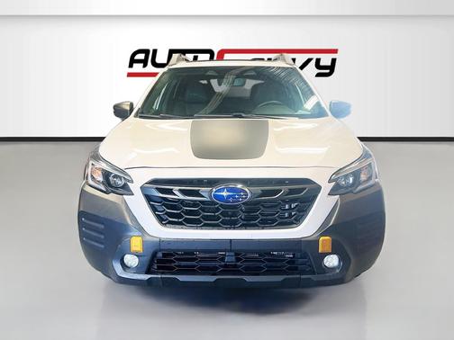 Crystal White Pearl 2023 Subaru Outback Base
