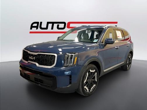 Midnight Lake Blue 2023 Kia Telluride S