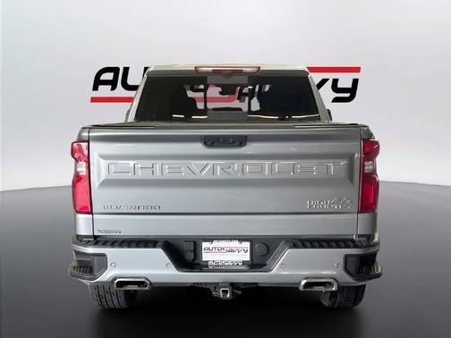 Sterling Gray Metallic 2025 Chevrolet Silverado 1500 High Country