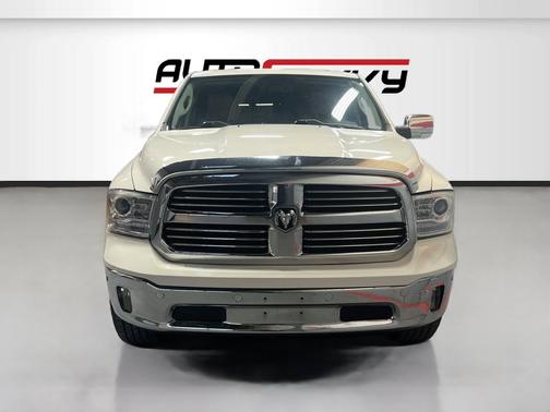 Pearl White 2017 RAM 1500 Laramie