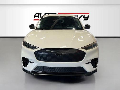 White Metallic 2024 Ford Mustang Mach-E GT