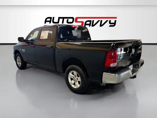 Diamond Black Crystal Pearlcoat 2020 RAM 1500 Classic Tradesman