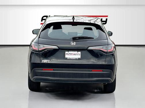 Crystal Black Pearl 2023 Honda HR-V LX