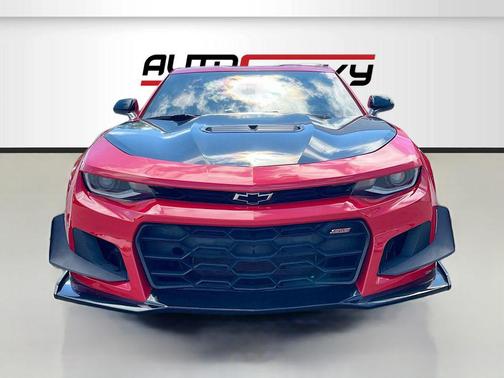 Red Hot 2018 Chevrolet Camaro 2SS