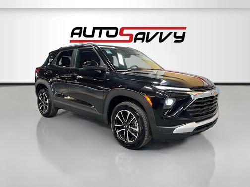 Mosaic Black Metallic 2024 Chevrolet Trailblazer LT