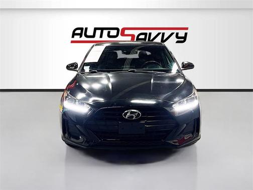 2019 Hyundai Veloster 2