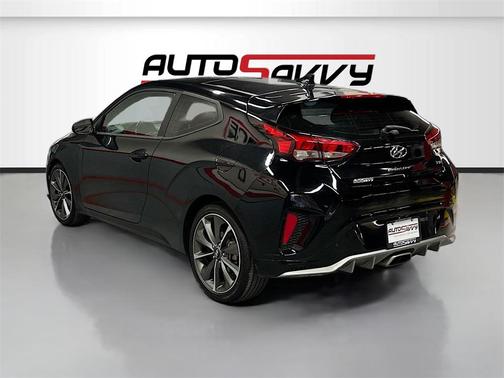 2019 Hyundai Veloster 2