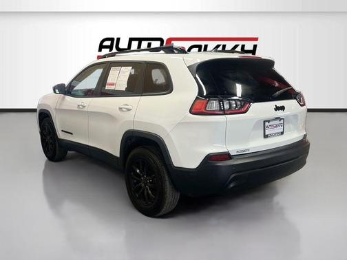 Bright White Clearcoat 2023 Jeep Cherokee Altitude
