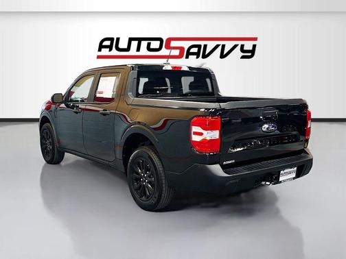 Shadow Black 2024 Ford Maverick XLT