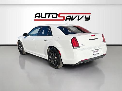 2022 Chrysler 300 Touring