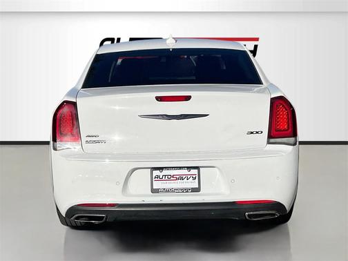 2022 Chrysler 300 Touring