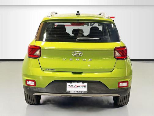 2022 Hyundai VENUE SEL