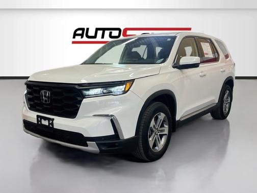 White 2025 Honda Pilot EX-L 2WD