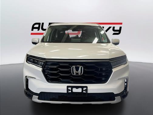 White 2025 Honda Pilot EX-L 2WD