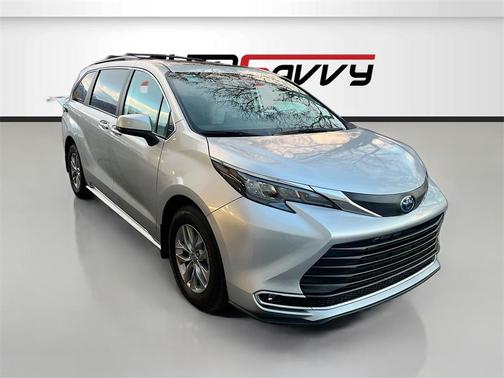 2024 Toyota Sienna XLE