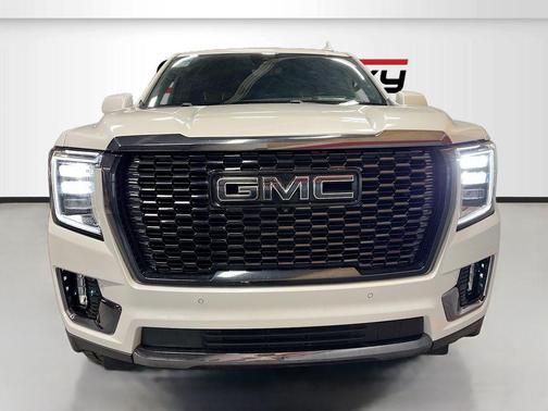 White Frost Tricoat 2023 GMC Yukon XL Denali Ultimate