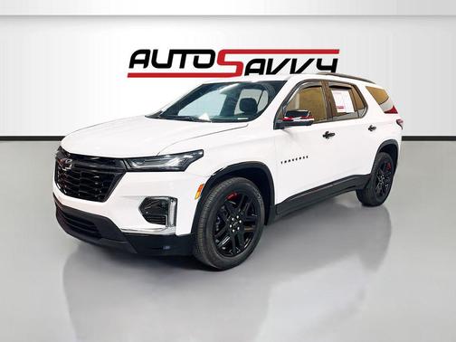 Summit White 2023 Chevrolet Traverse Premier