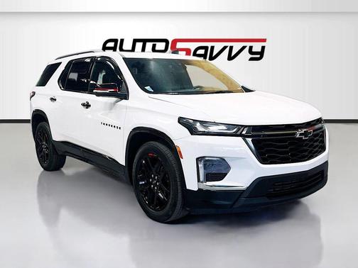 Summit White 2023 Chevrolet Traverse Premier