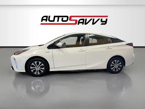 Super White 2020 Toyota Prius LE
