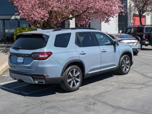 2024 Honda Pilot Touring 8-Passenger