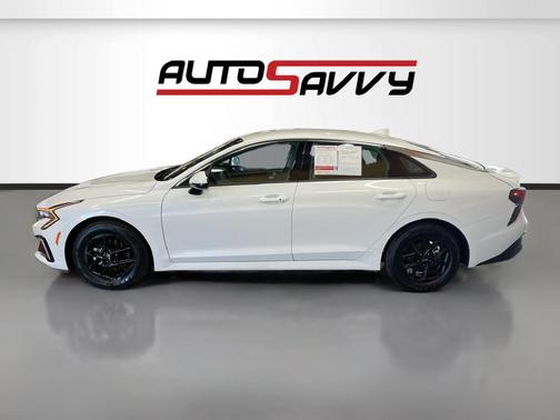 Snow White Pearl 2025 Kia K5 LXS FWD