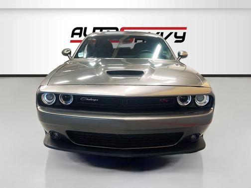 Granite Pearlcoat 2022 Dodge Challenger R/T