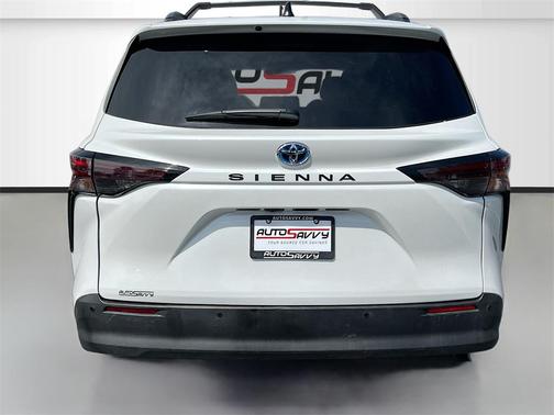 2023 Toyota Sienna XLE 7 Passenger