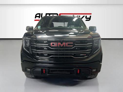 Onyx Black 2024 GMC Sierra 1500 AT4