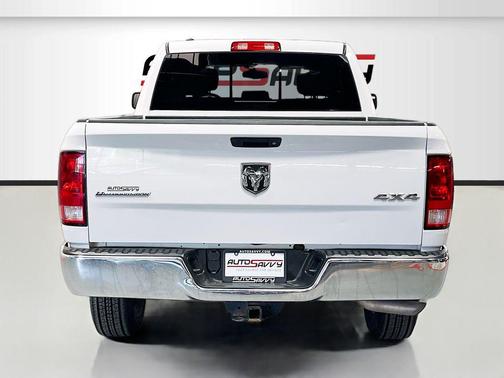 Bright White Clearcoat 2017 RAM 1500 SLT